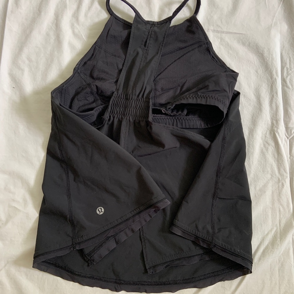 Lululemon black running too with built in sports bra